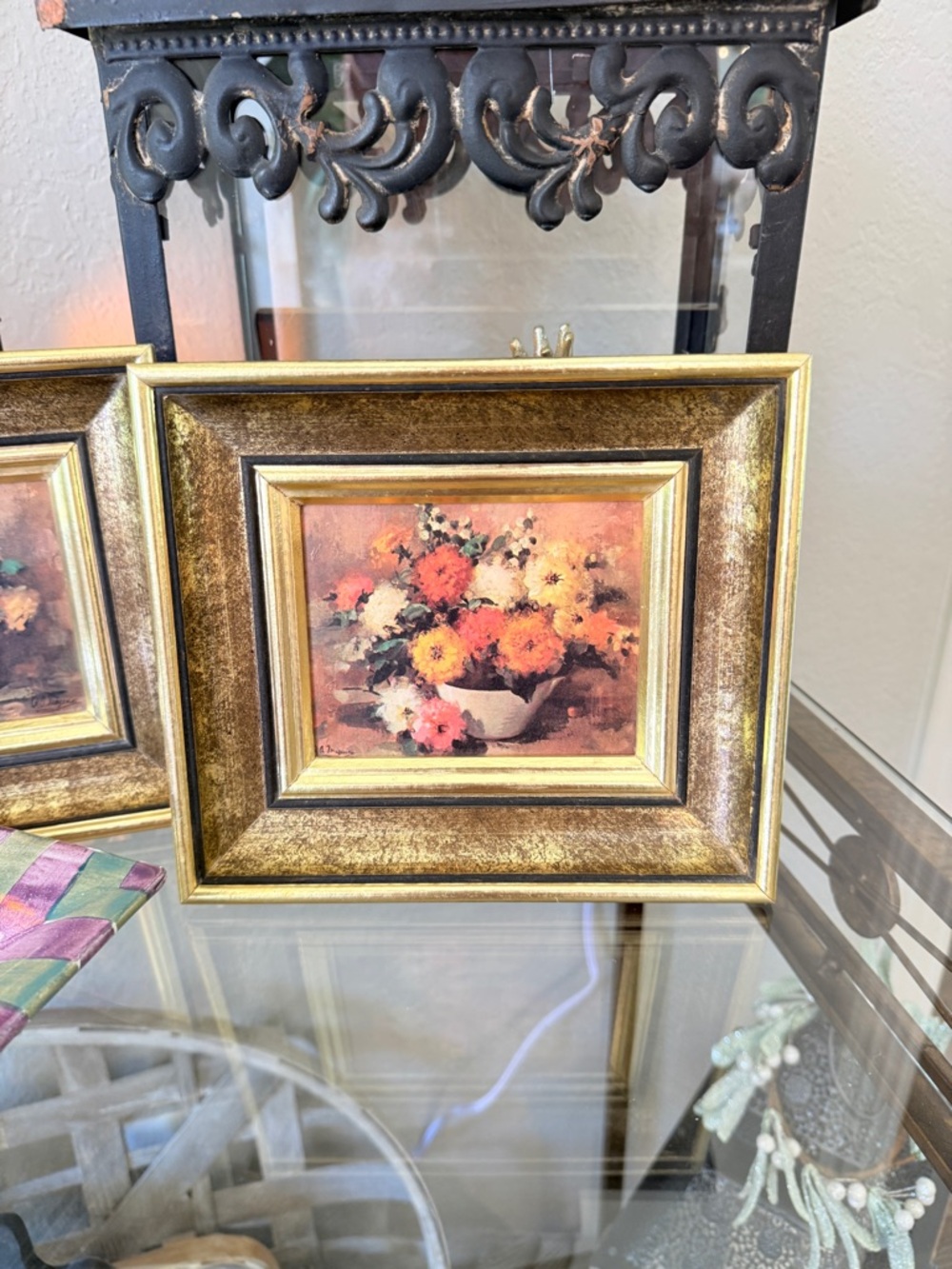 Pair of Vintage Gold wood Framed Floral Still Life Prints - Picture 14 of 15